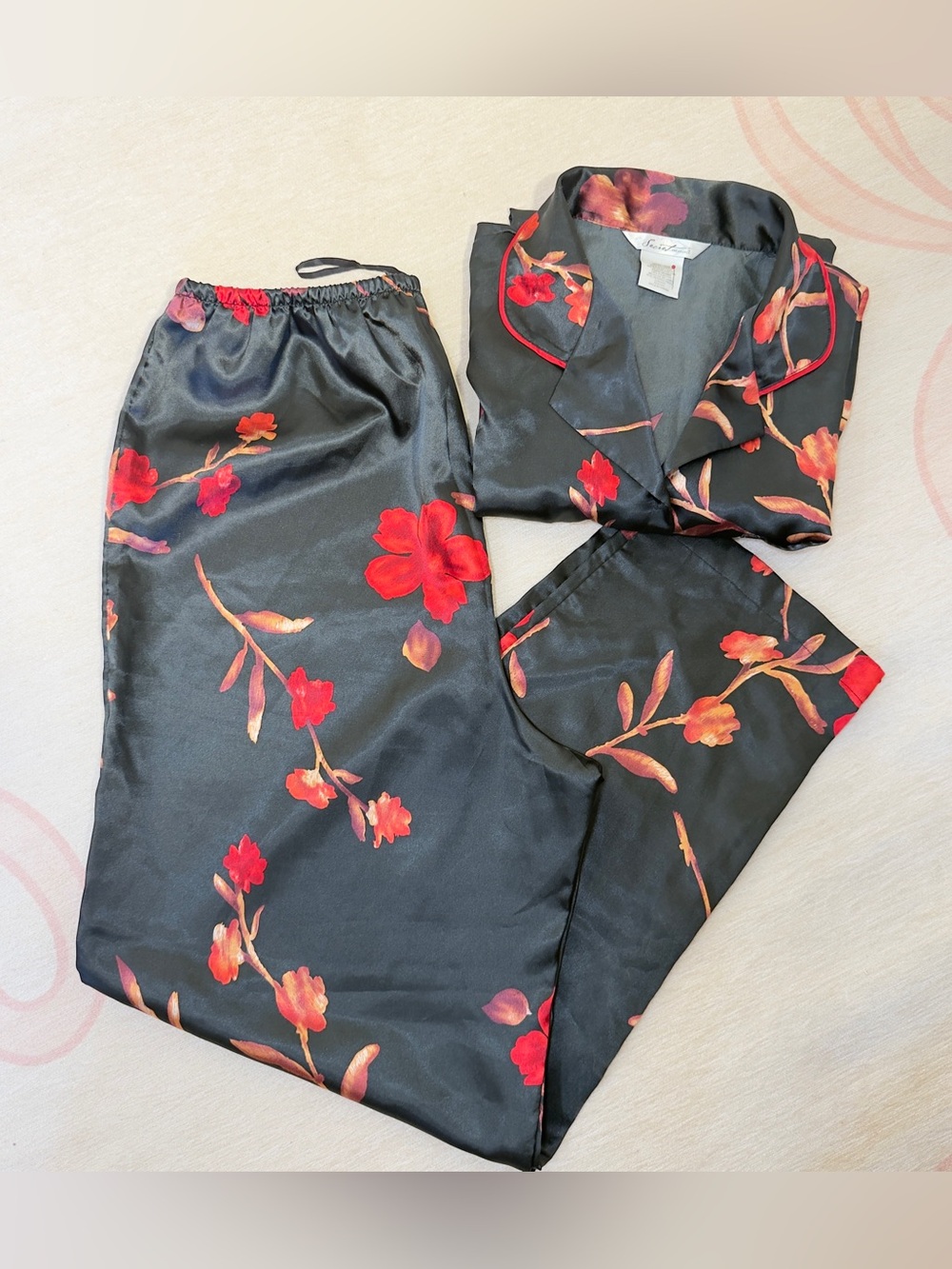 Women’s Secret Treasures Pajama 2-Piece Set Size L